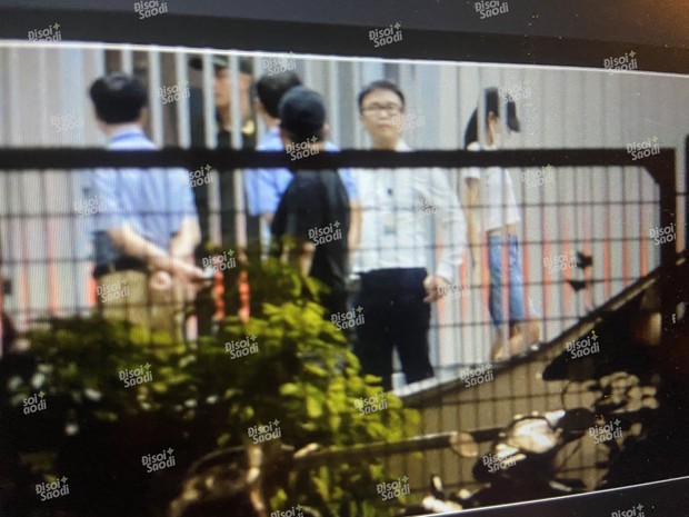 Rosé tươi rói chào tạm biệt, cùng Jisoo - Jennie ra sân bay về Hàn luôn sau concert Hà Nội-6