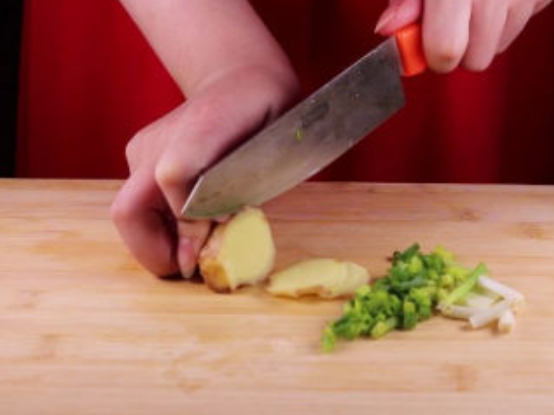 Nấu thịt kho tàu ngon chuẩn vị cần những nguyên liệu gì và nấu như thế nào?-2