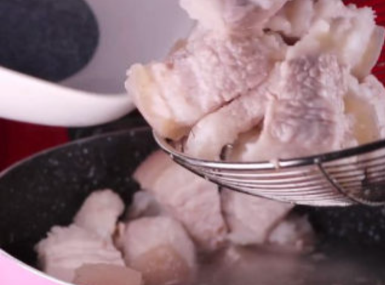 Nấu thịt kho tàu ngon chuẩn vị cần những nguyên liệu gì và nấu như thế nào?-3