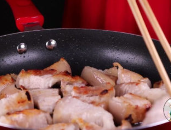 Nấu thịt kho tàu ngon chuẩn vị cần những nguyên liệu gì và nấu như thế nào?-5