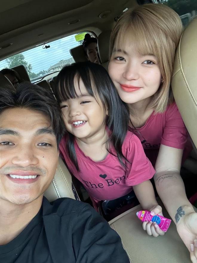 Vợ Mạc Văn Khoa từng đau lòng nói bố mẹ không đẹp nên sinh con không đẹp”, 3 năm sau con gái như búp bê-1