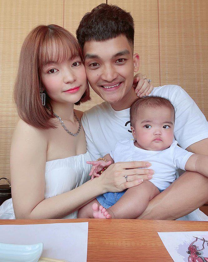 Vợ Mạc Văn Khoa từng đau lòng nói bố mẹ không đẹp nên sinh con không đẹp”, 3 năm sau con gái như búp bê-6