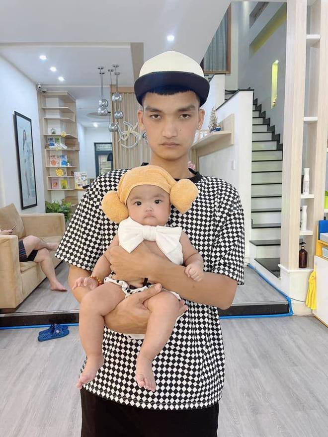 Vợ Mạc Văn Khoa từng đau lòng nói bố mẹ không đẹp nên sinh con không đẹp”, 3 năm sau con gái như búp bê-7
