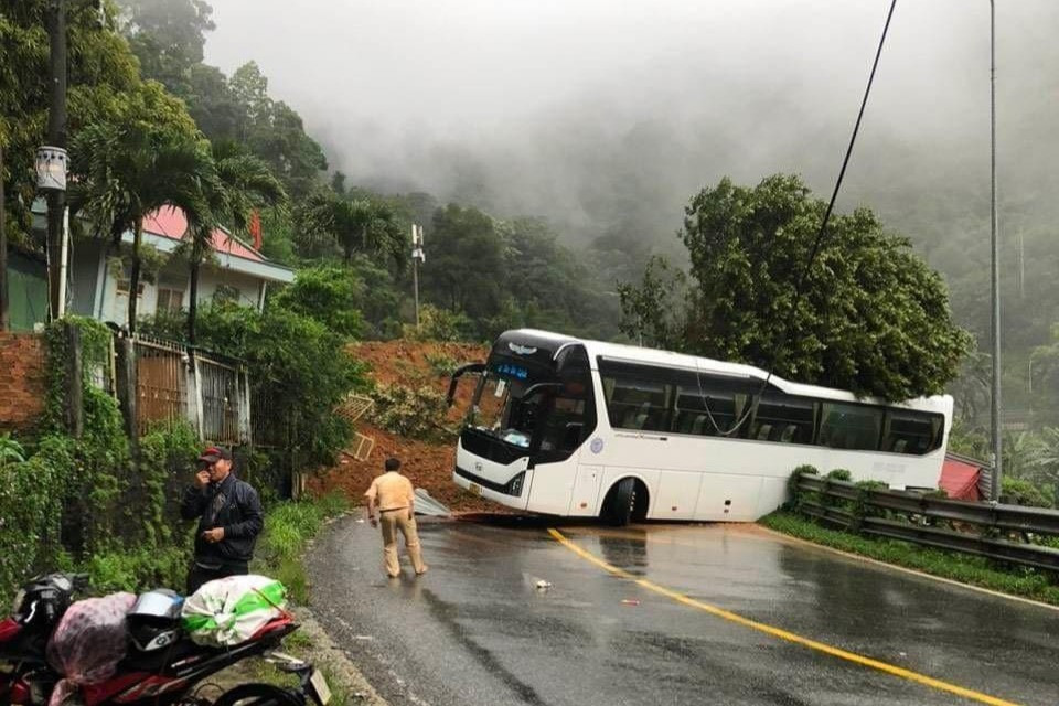 Thủ tướng yêu cầu tập trung khắc phục vụ sạt lở đất tại đèo Bảo Lộc-1