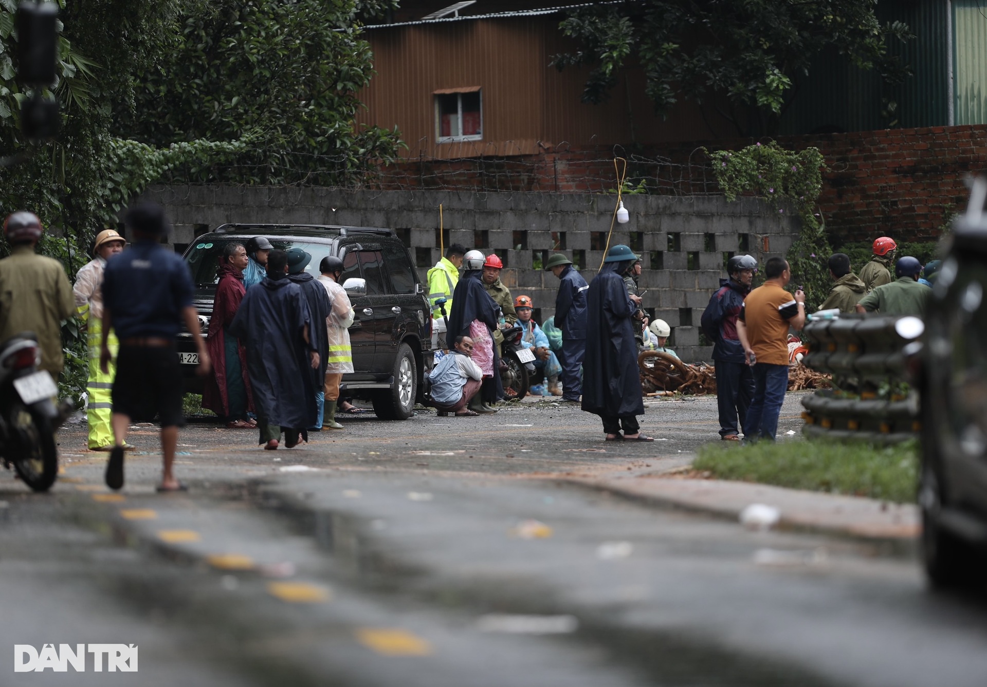 Hiện trường vụ sạt lở khiến 4 người bị vùi lấp ở đèo Bảo Lộc-14