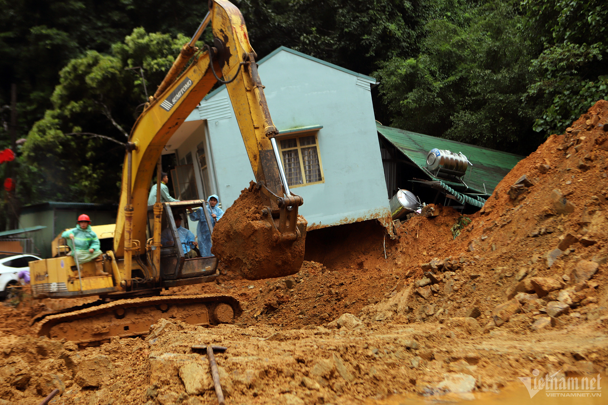 Truy thăng quân hàm cho 3 CSGT hy sinh khi làm nhiệm vụ ở đèo Bảo Lộc-3