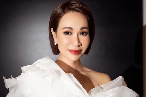 Bị chê ứng xử kém với khán giả, Uyên Linh tung clip toàn cảnh-3