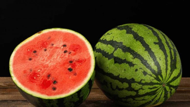 Stick a chopstick into a watermelon and you won't believe the magical effect it has, but few people know about it-1