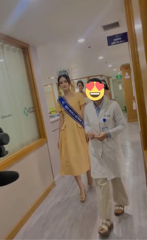 Rộ tranh cãi vì hình ảnh Hoa hậu Ý Nhi và 2 Á hậu đi từ thiện ở bệnh viện 5 sao, phía Sen Vàng lập tức lên tiếng-2