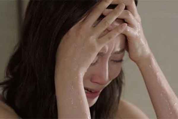 Vợ cũ của chồng tìm đến tận nhà xin tiền, tôi cho ngay 100 triệu-1