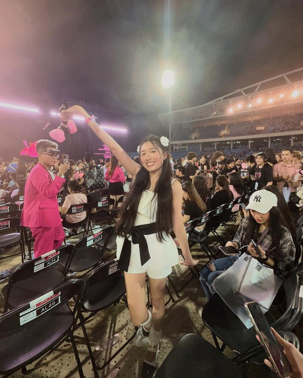 Jenny Huỳnh và Chao: 2 tiểu thư giàu giỏi chung khung hình, check-in đúng nơi BLACKPINK ở khi đến Hà Nội-4