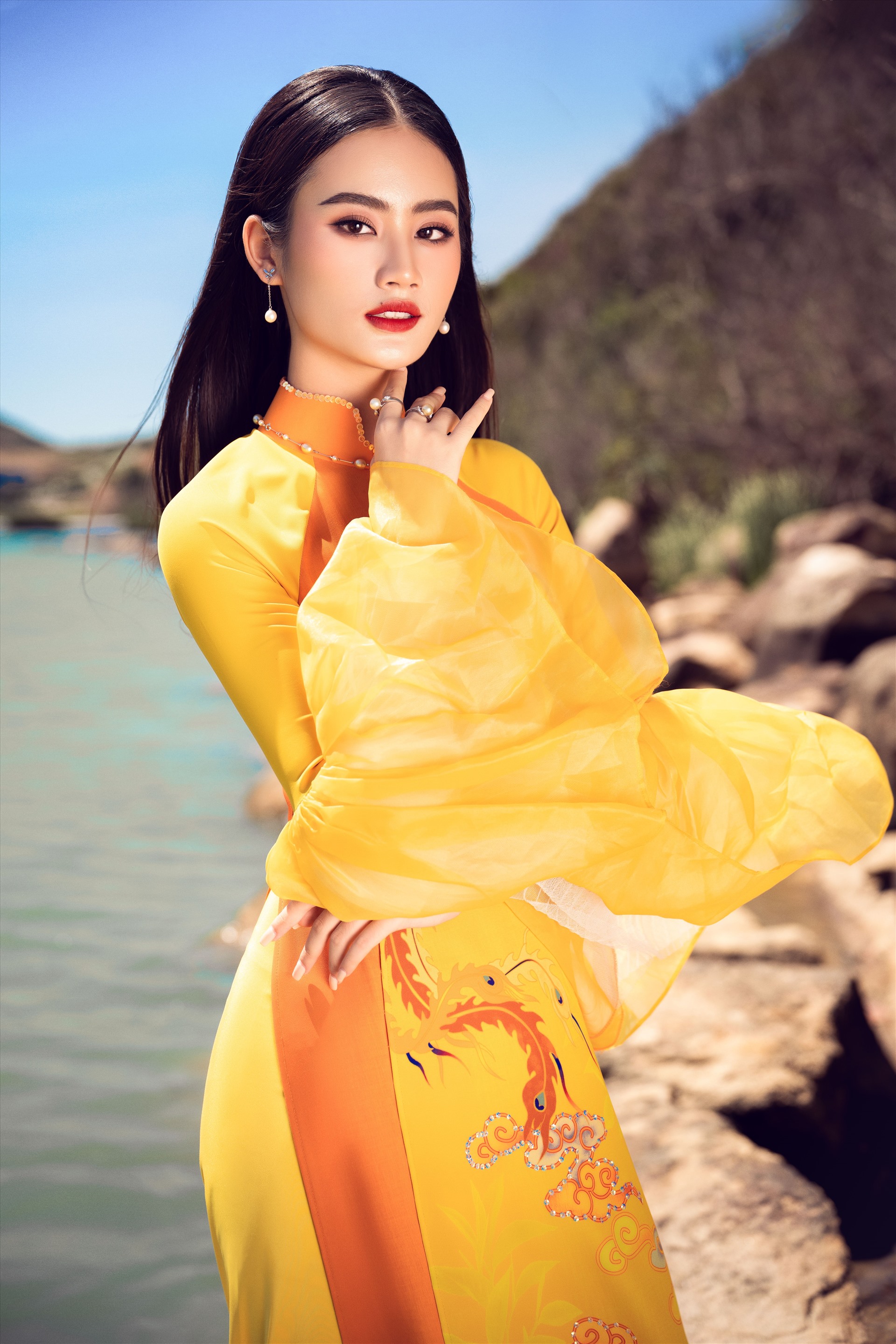 Vận đen liên tục đeo bám, netizen mách nước giúp Sen Vàng giải cứu Hoa hậu Ý Nhi-2