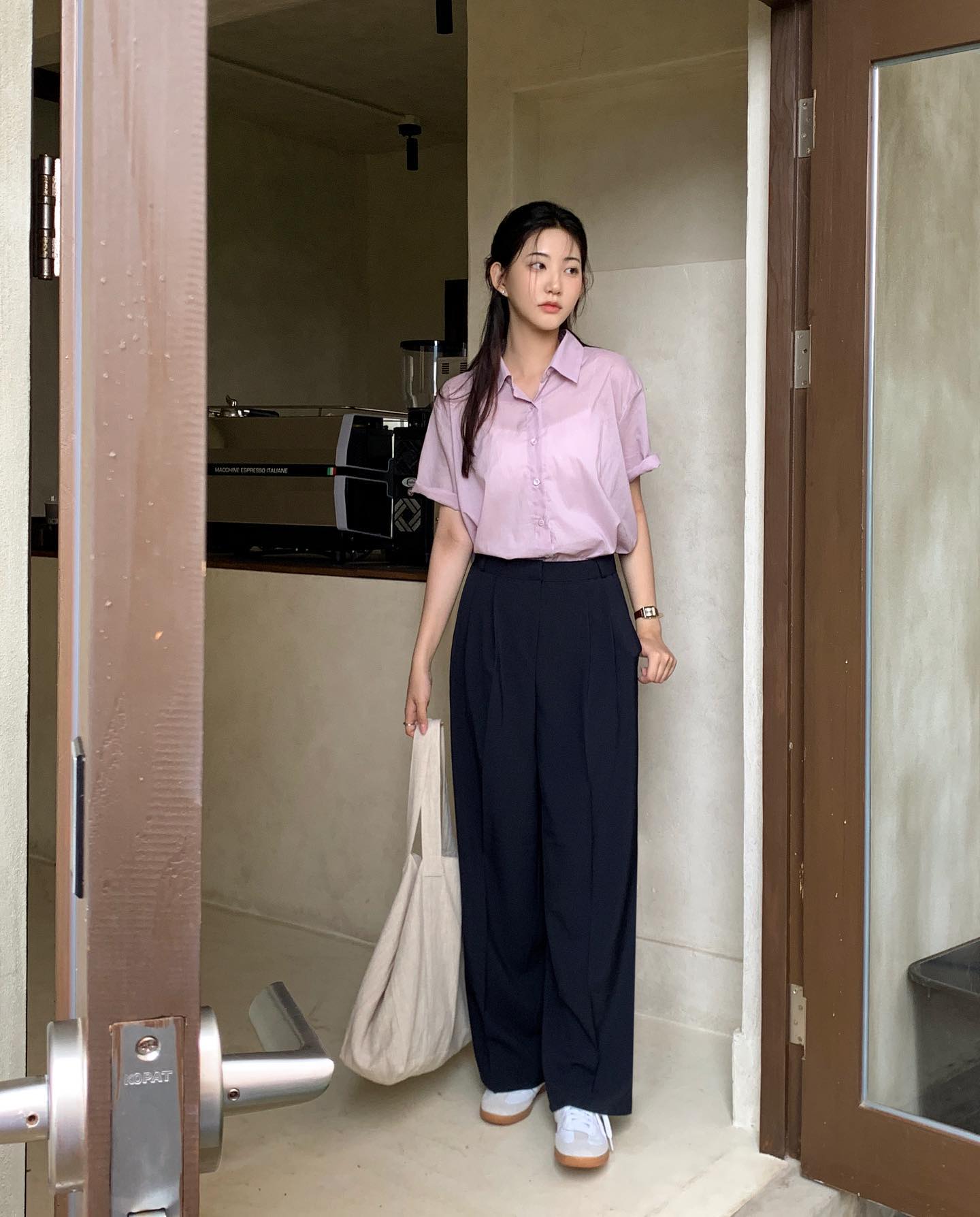 5 mẫu quần âu đang thịnh hành, nên sắm để mặc đẹp mỗi ngày-2