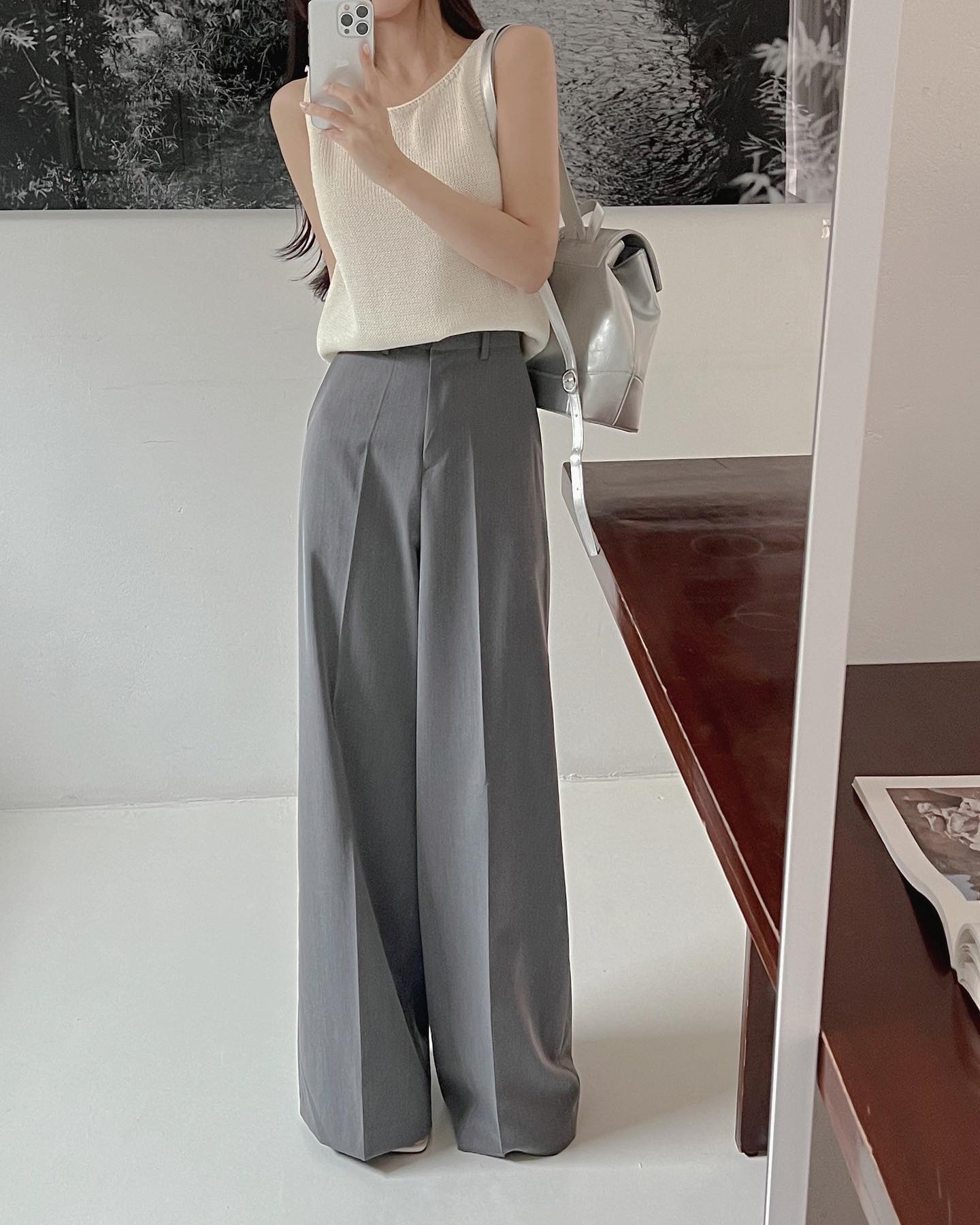 5 mẫu quần âu đang thịnh hành, nên sắm để mặc đẹp mỗi ngày-6