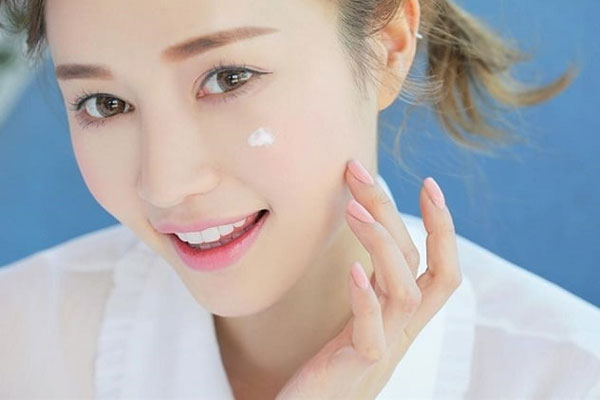 Jennie (BLACKPINK) giữ da săn chắc, giảm phù nề nhờ một chậu nước đá lạnh-11