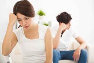 Nghe lỏm chuyện trong phòng ngủ, tôi biết bộ mặt thật 8 năm ở rể của chồng