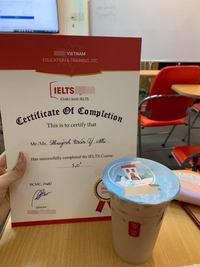 Sự thật về bức ảnh Hoa hậu Ý Nhi bị cho là khoe chứng chỉ IELTS không có giá trị sử dụng-1