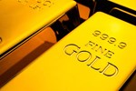 Giá vàng hôm nay 3/8: Kinh tế Mỹ bứt tốc, vàng đi xuống-2