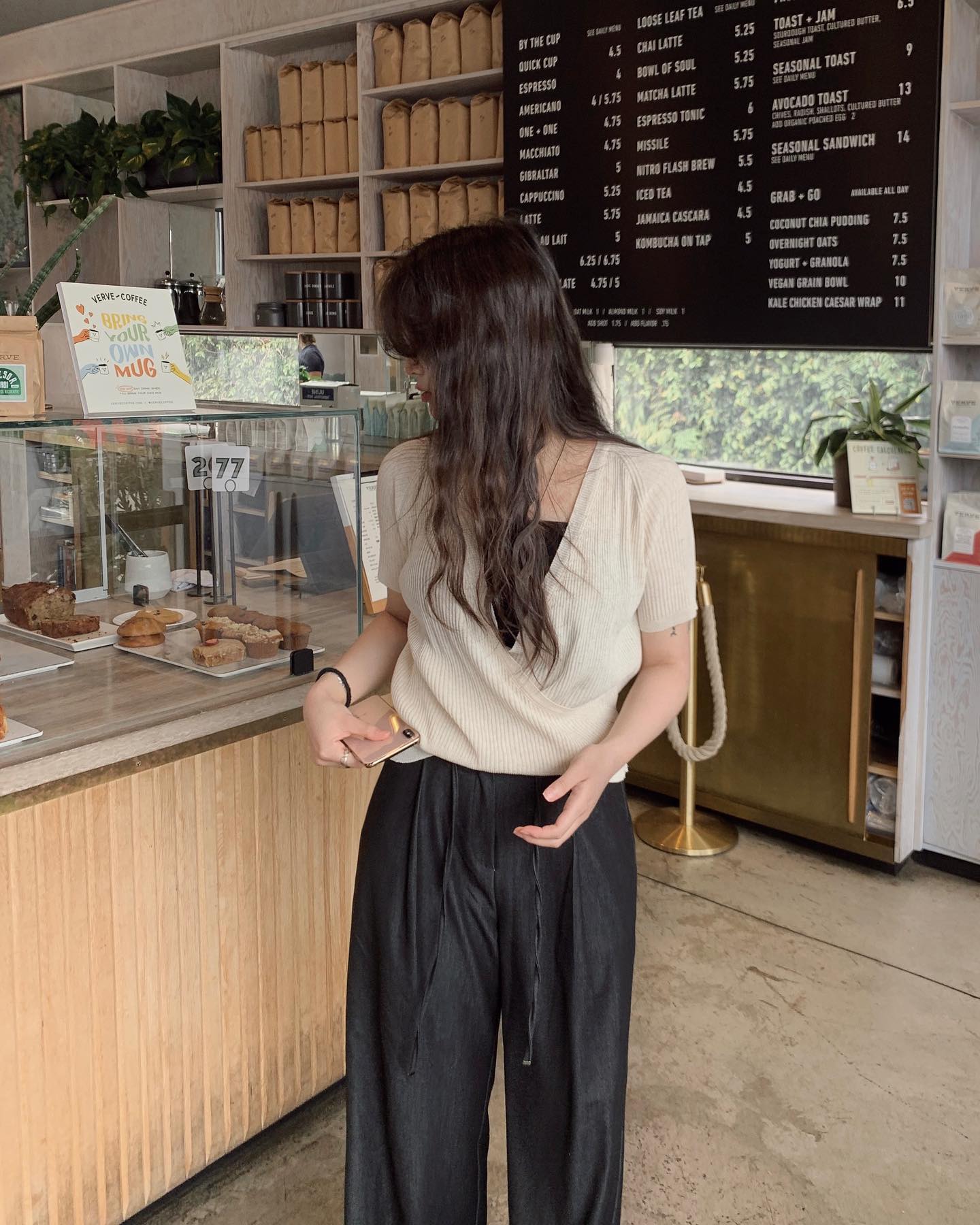 Mẫu áo sang xịn mịn đang được yêu thích không kém áo thun-9