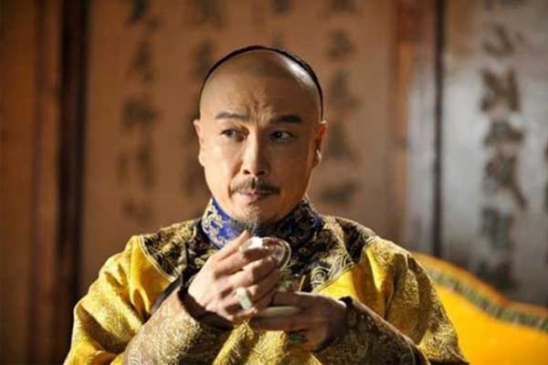 Vì sao sau khi nhận được ân sủng của Hoàng đế, phi tần đi đứng đều cần cung nữ dìu tay?-6