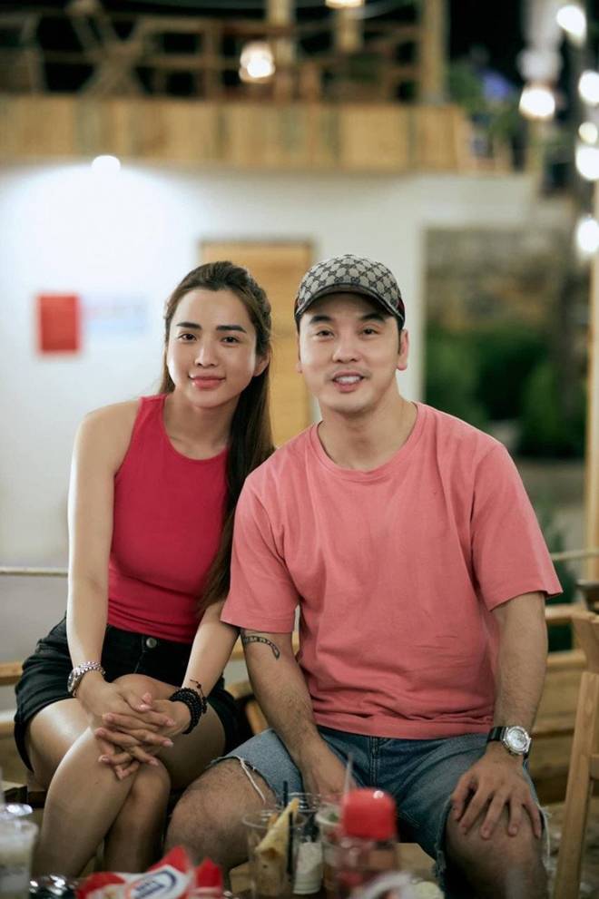 Mẹ đơn thân về làm vợ Ưng Hoàng Phúc, bầu bí tăng 20kg, giờ là gái 3 con dáng đẹp phát mê-1