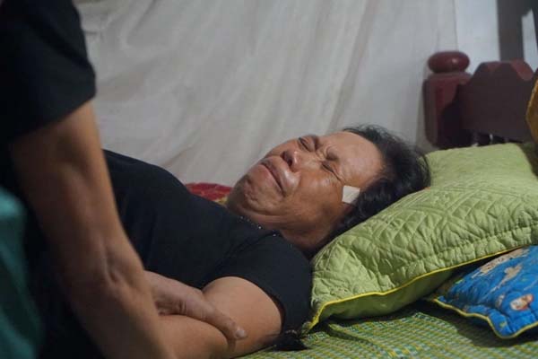 Hàng loạt ô tô ở Hà Nội bị đất đá vùi lấp-2