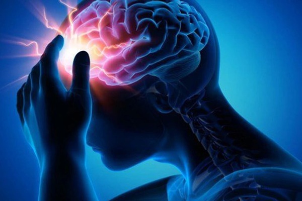 Cảnh báo: Đề phòng viêm não, màng não khi trẻ sốt cao, đau đầu-1
