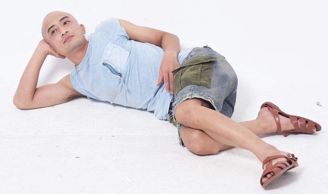 Ngoại hình thay đổi của Doãn Quốc Đam trong phần 2 Làng trong phố-3