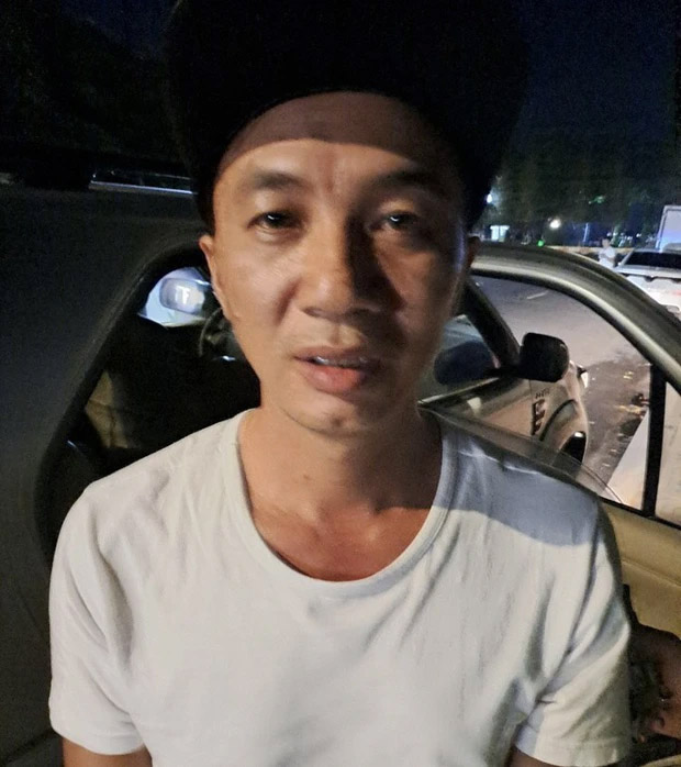Chém vợ cũ gần đứt chân, con trai vào can cũng bị chém-1