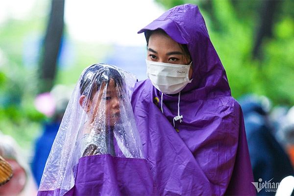 Trung và Nam Trung Bộ vào đợt nắng nóng mạnh, miền Bắc còn mưa to-3