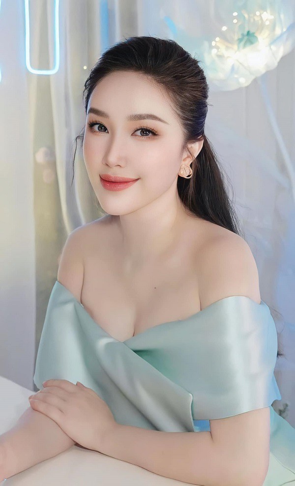 Bảo Thy chọn trường học phí 200 triệu/năm cho quý tử 19 tháng, tan học nghe cô giáo nhận xét con nhất lớp-1