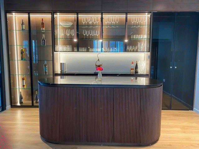 Căn penthouse của MC Thành Trung và vợ cựu tiếp viên hàng không: Rộng 260m2, nội thất sang xịn chuẩn đẳng cấp-16