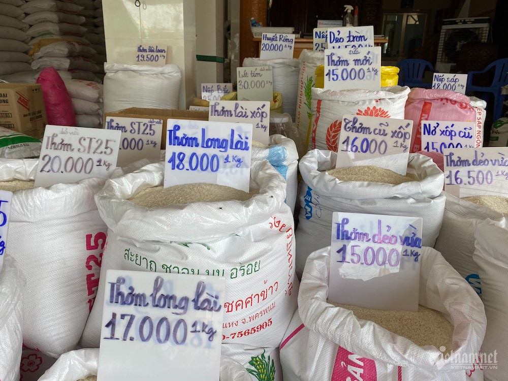Tin đồn đẩy giá gạo bán lẻ trong nước tăng-1
