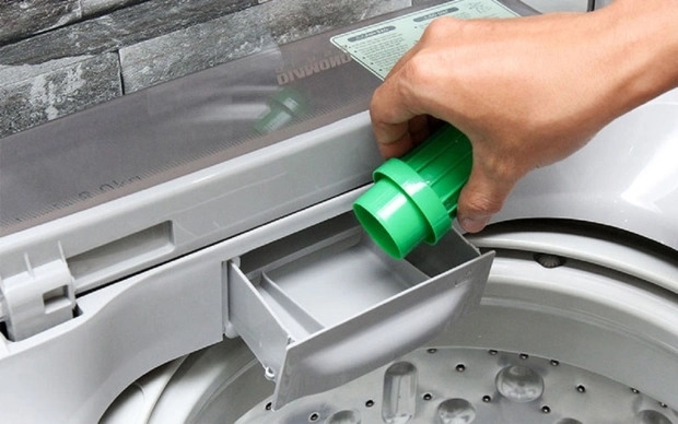 Vì sao giặt quần áo tại nhà không thơm lâu như ngoài tiệm?-1