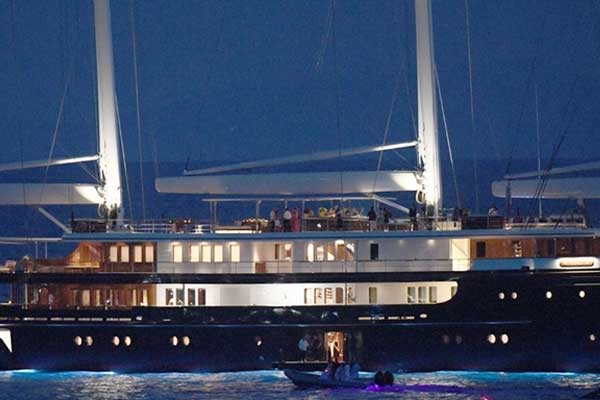 Nhân viên vén màn cuộc sống của giới thượng lưu trên siêu du thuyền và nỗi lo của người giàu-4