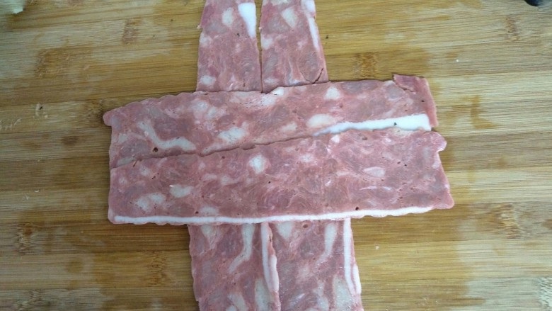 Đổi vị cho gia đình với món thịt bọc khoai tây sốt vang siêu ngon-4