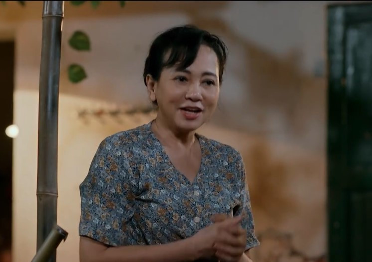 Làng trong phố tập 5: Hiếu bị nhóm đàn ông lạ mặt gây khó dễ-2