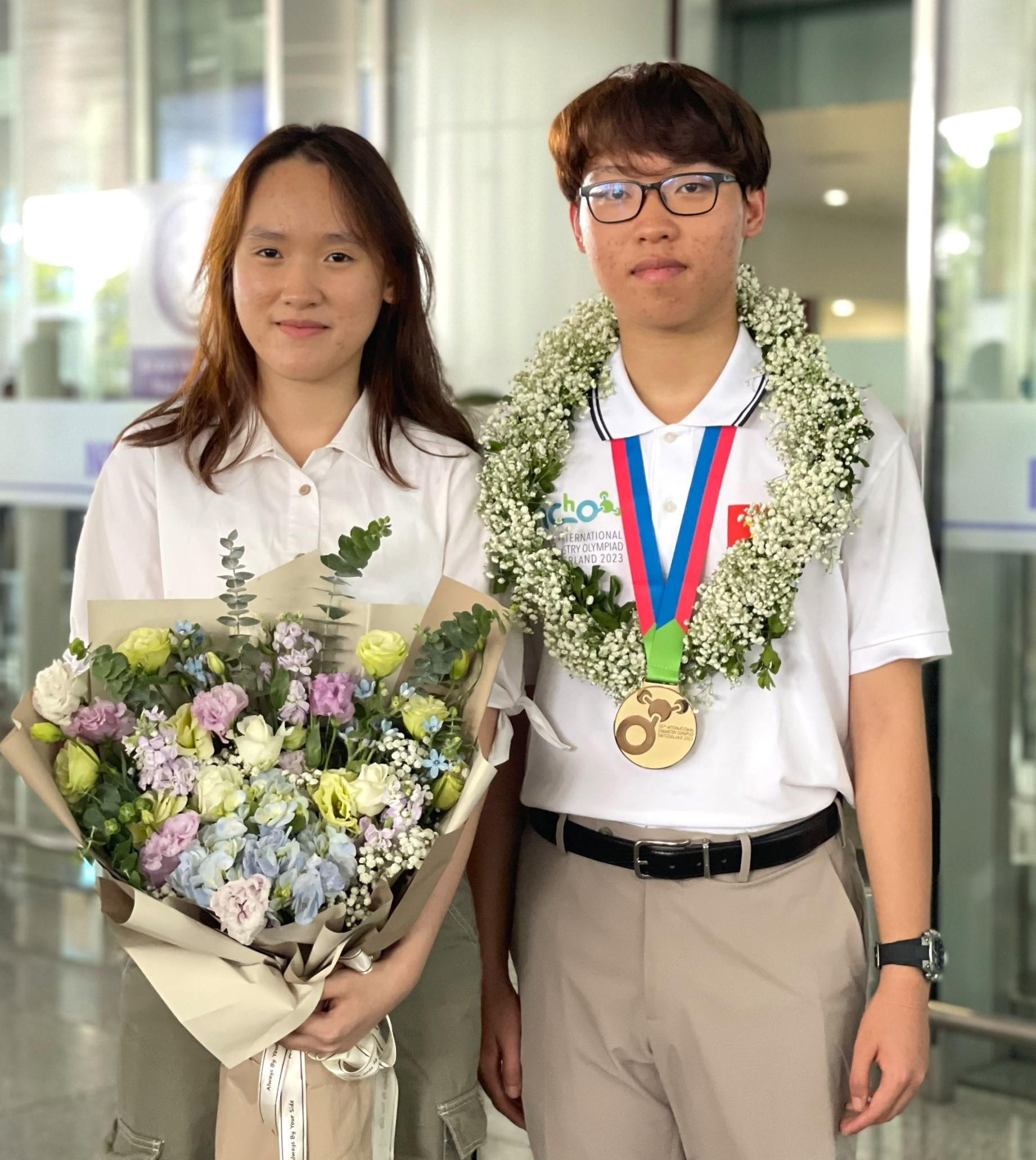 Gia đình Hà Nội liên tiếp nhận tin 2 con đạt Huy chương Vàng Olympic quốc tế-1