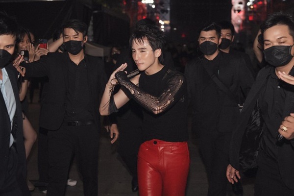 Phát ngôn của Sơn Tùng hot trở lại: Lúc mới nổi tiếng, cuộc sống của tôi rất bình thường, giống các bạn đồng trang lứa-5