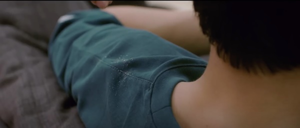 Cảnh bạn thân khác giới gội đầu cho nhau trong phim Việt giờ vàng gây tranh cãi-1