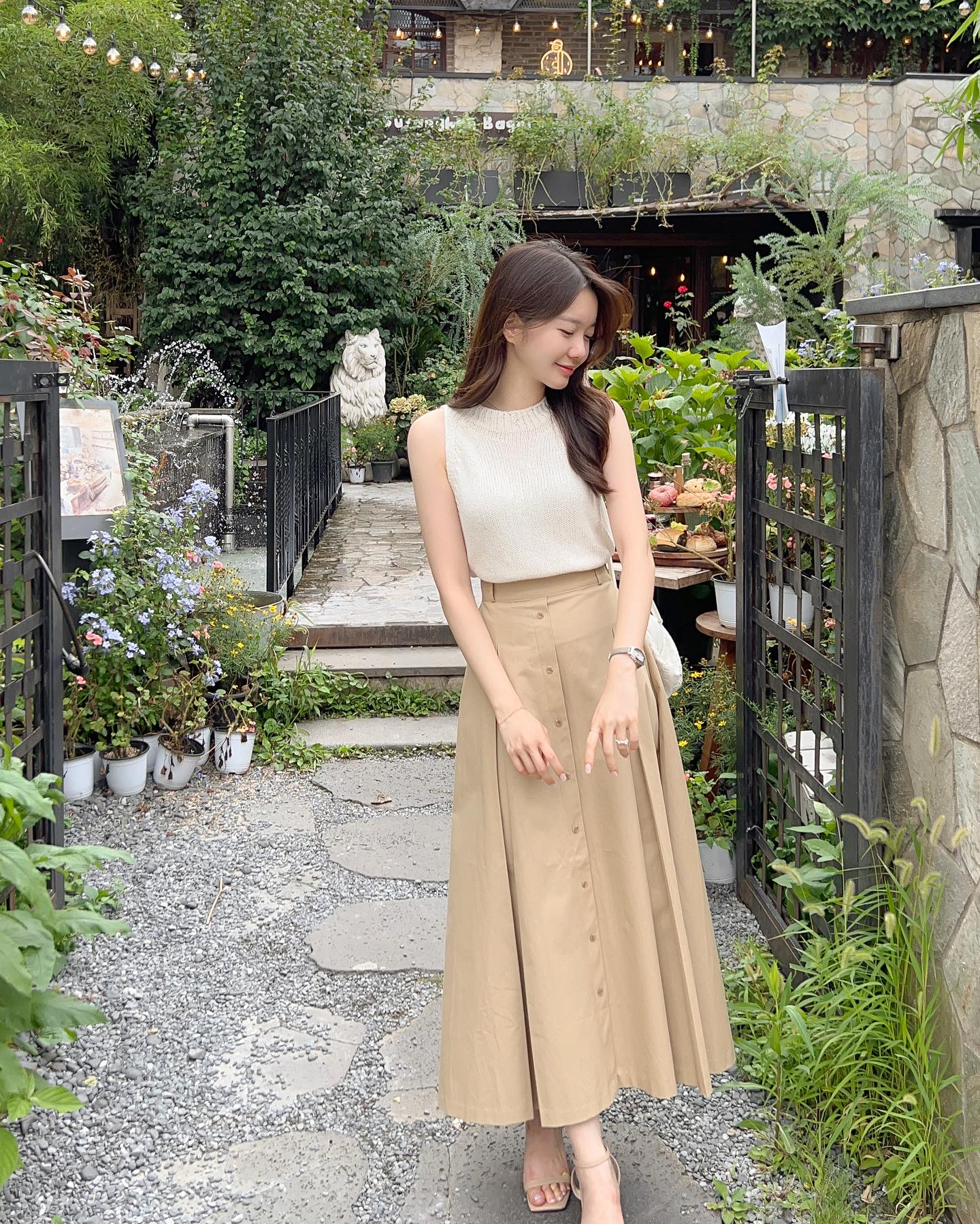 Chân váy chữ A - món thời trang ai mặc cũng đẹp-9