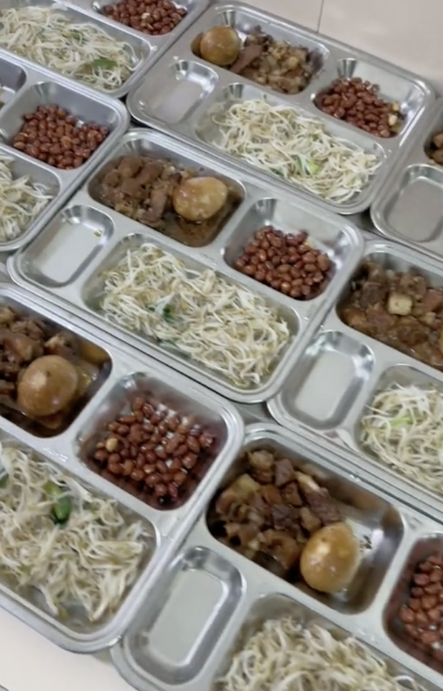 Loạt mâm cơm 26.000 đồng của anh nuôi” gây bão-10