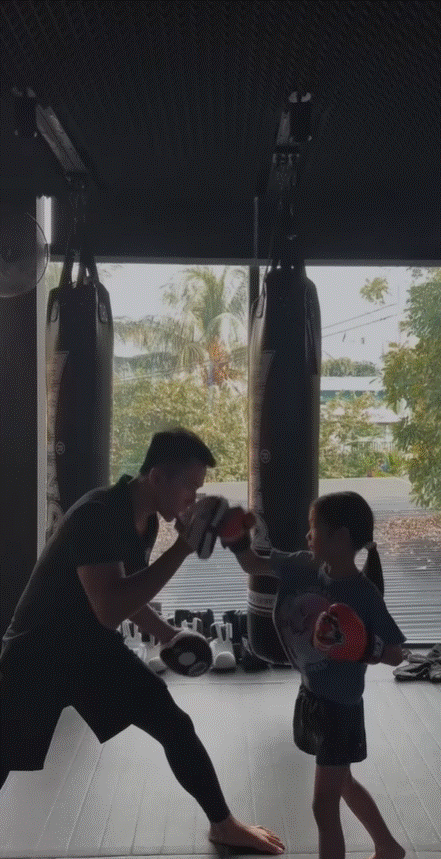 Hà Tăng tiết lộ môn thể thao các con yêu thích, giúp khỏe mạnh, chân dài giống mẹ-6