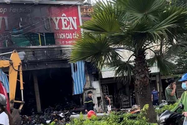 Phát hiện thi thể nữ lõa thể ở Trường Đại học Hạ Long-2