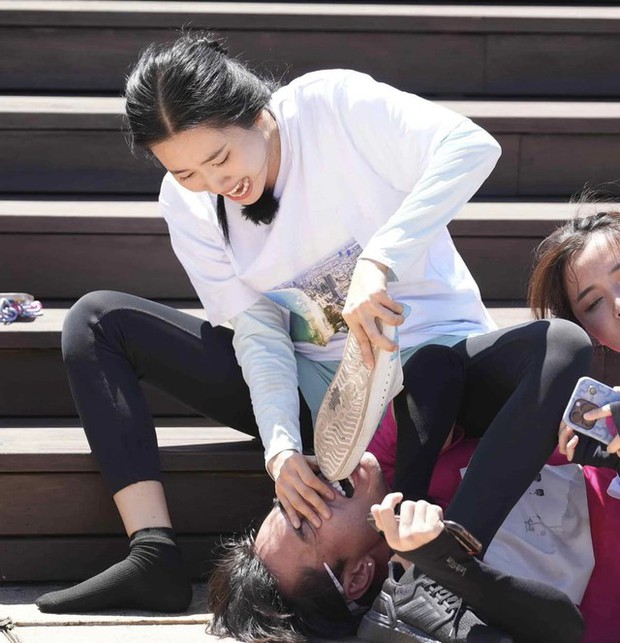 Lê Dương Bảo Lâm lên tiếng sau màn tác động vật lý khiến Thuý Ngân phải la hét trên sóng truyền hình-2