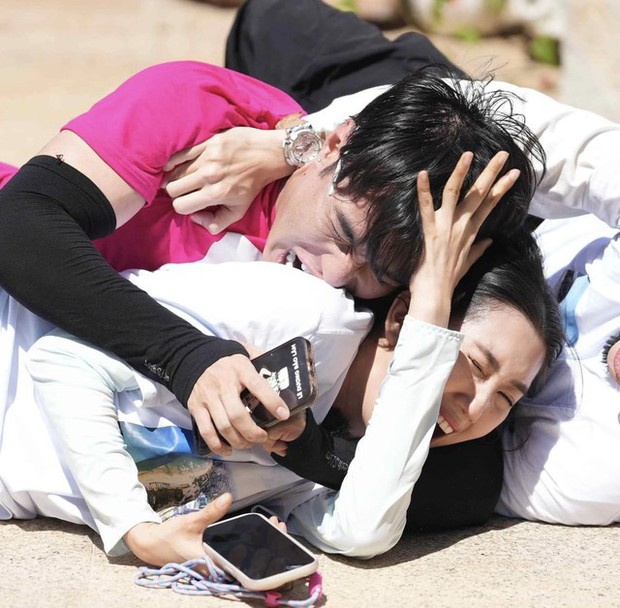 Lê Dương Bảo Lâm lên tiếng sau màn tác động vật lý khiến Thuý Ngân phải la hét trên sóng truyền hình-1