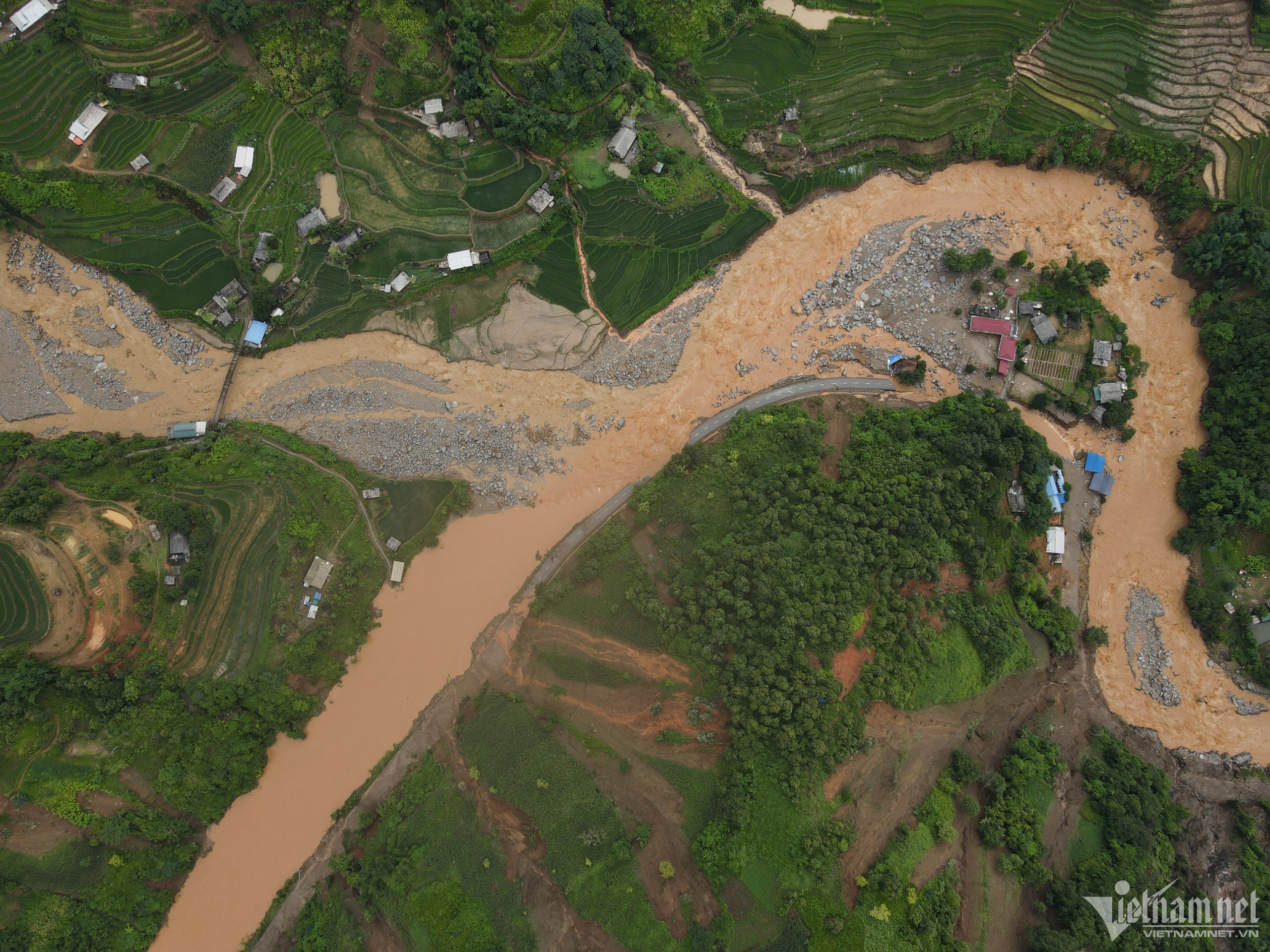 Mưa lũ khiến huyện Mù Cang Chải mất điện, 1 xã bị cô lập-1