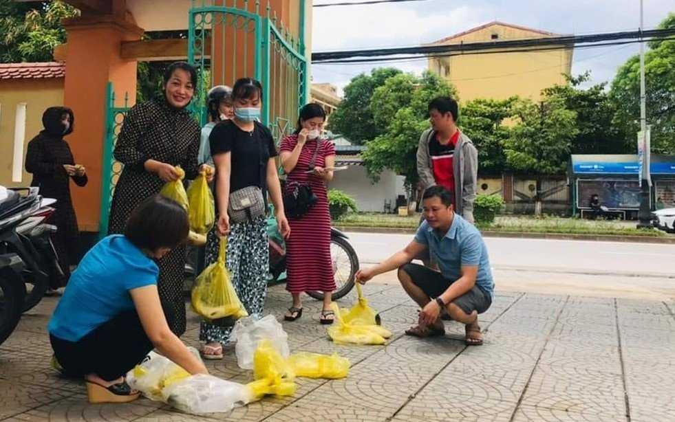 Trăm giáo viên đổ xô mua cá giúp thầy giáo mắc ung thư có tiền chữa bệnh-2