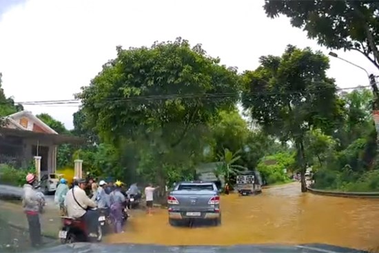 1 cháu nhỏ tử vong do sạt lở ở Lào Cai, sơ tán khẩn trương 5 hộ dân