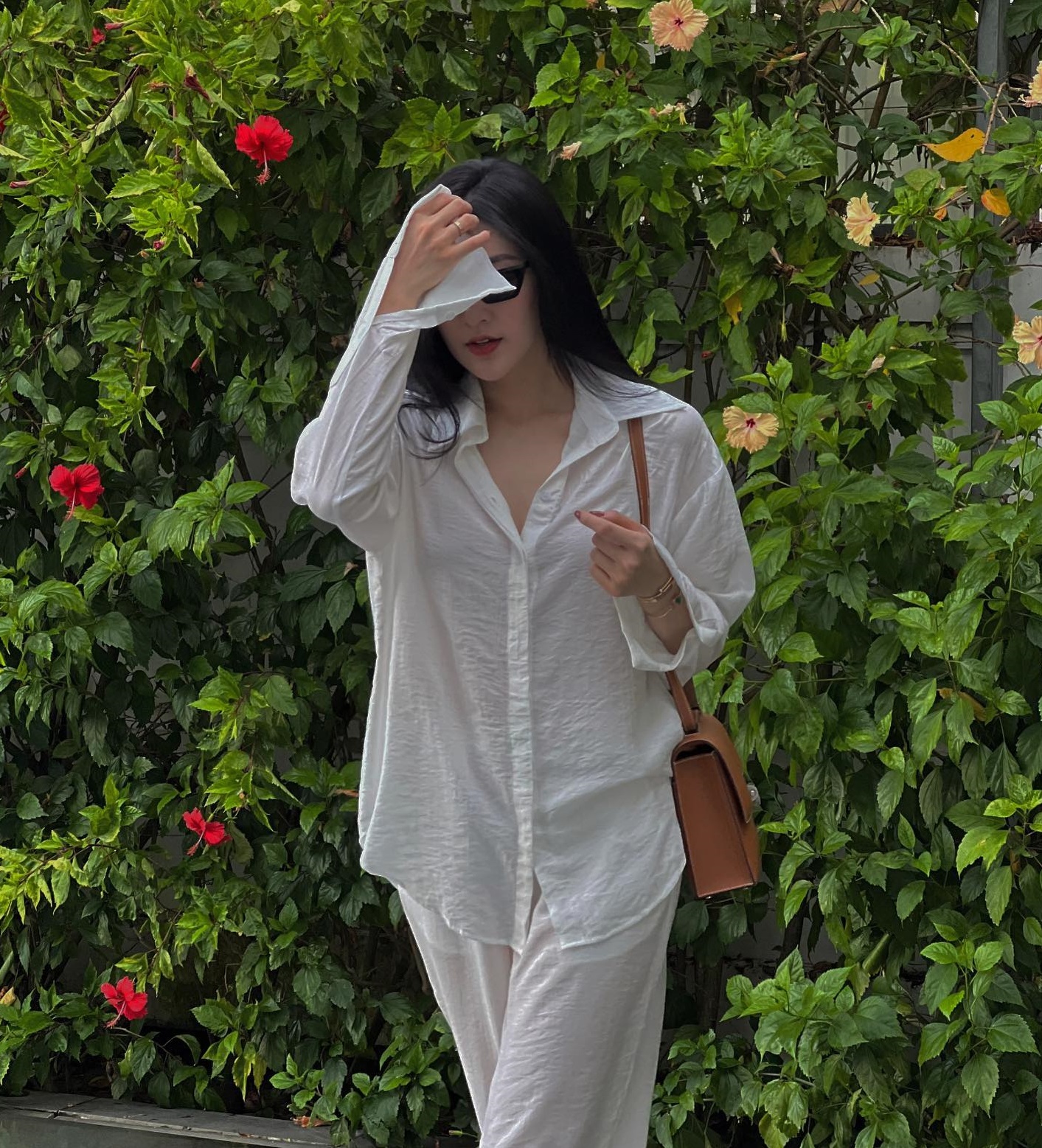 Tham khảo cách phối áo sơ mi và quần ống rộng đẹp-1